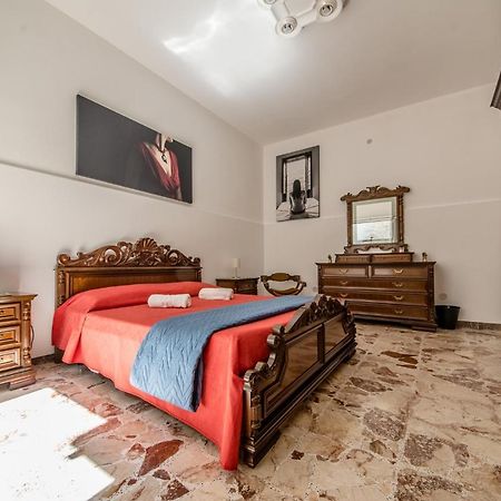 Carlentini House B&B Комизо Экстерьер фото