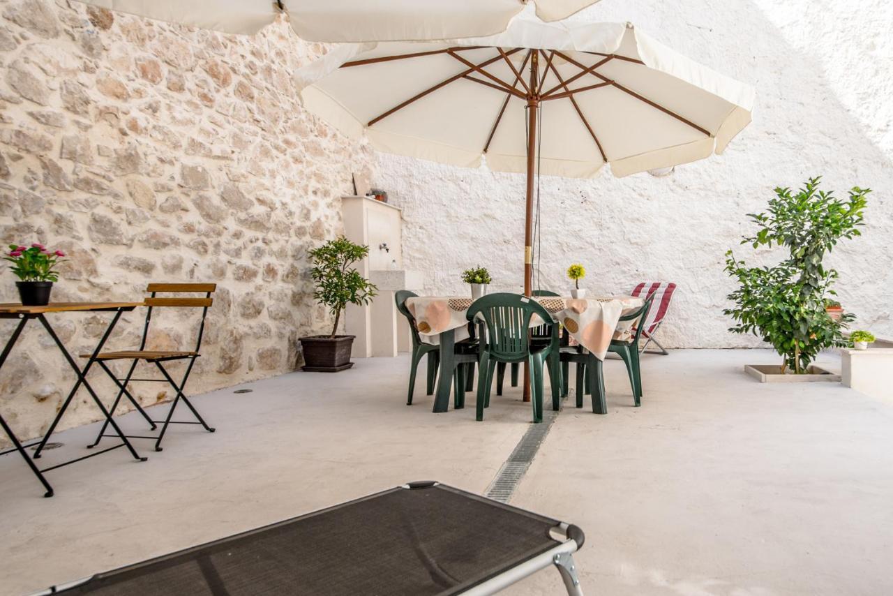 Carlentini House B&B Комизо Экстерьер фото
