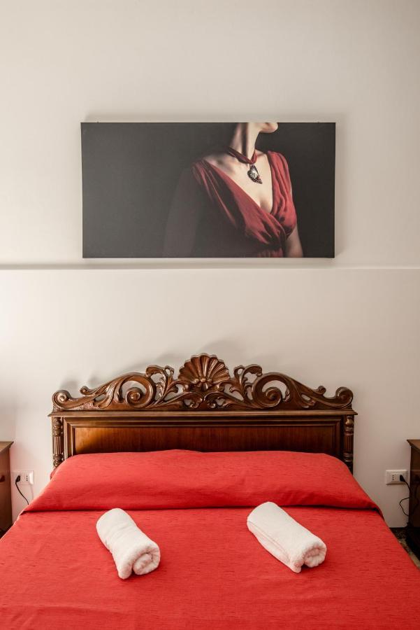 Carlentini House B&B Комизо Экстерьер фото