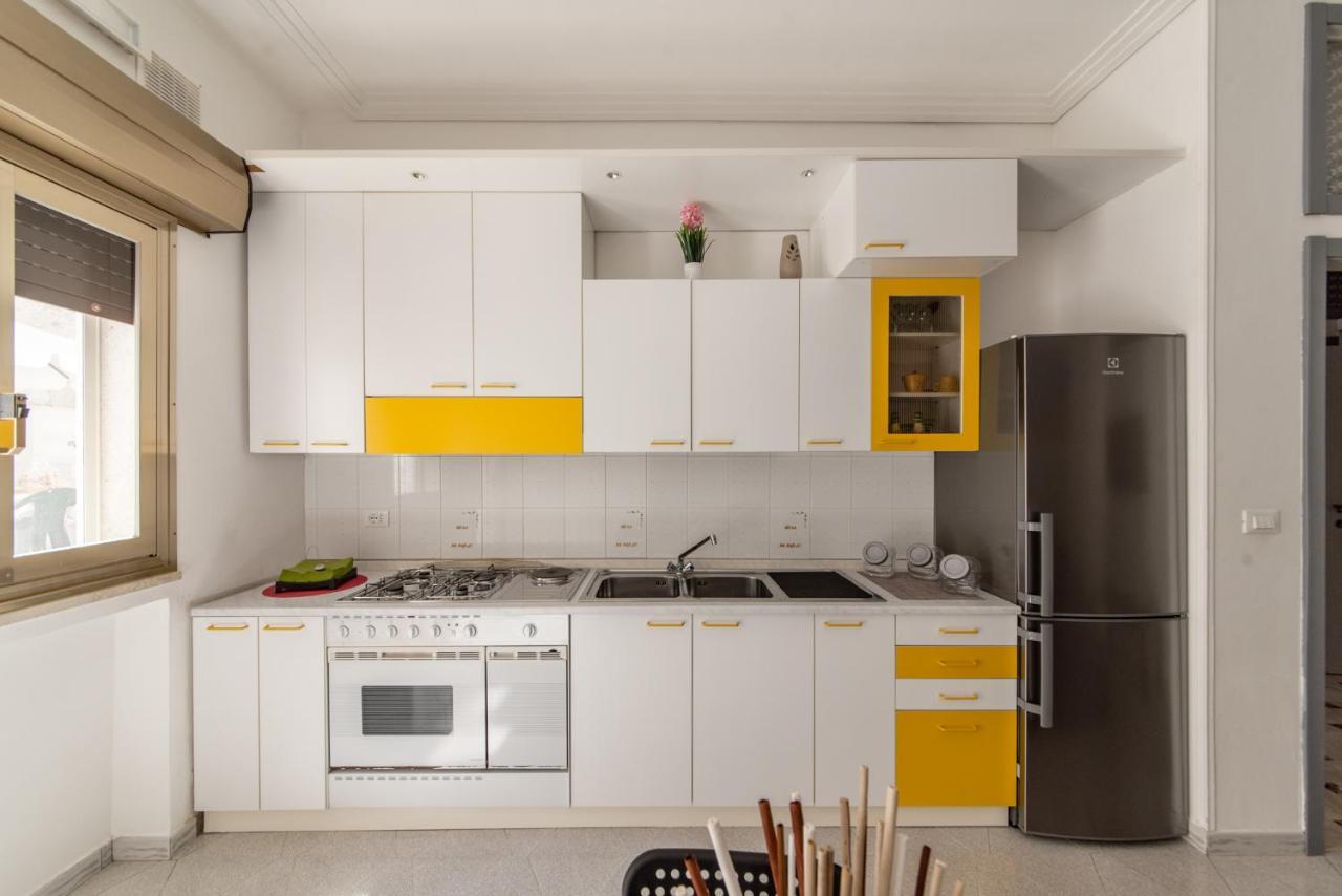 Carlentini House B&B Комизо Экстерьер фото